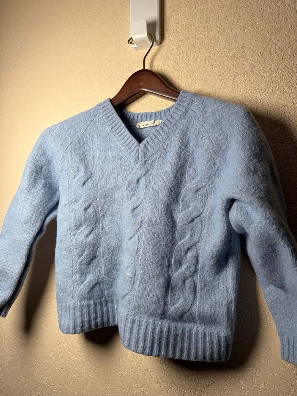 Everlane The Alpaca blendCable V-Neck Sweater Baby Blue Size S
